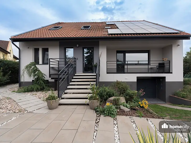 Prodej rodinného domu 267 m², pozemek 661 m², Pardubice – náhled fotky 1