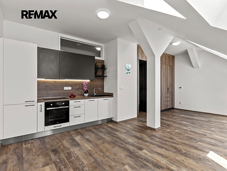 Квартира 1+kk на продаж, 43 м² (1 з 15)