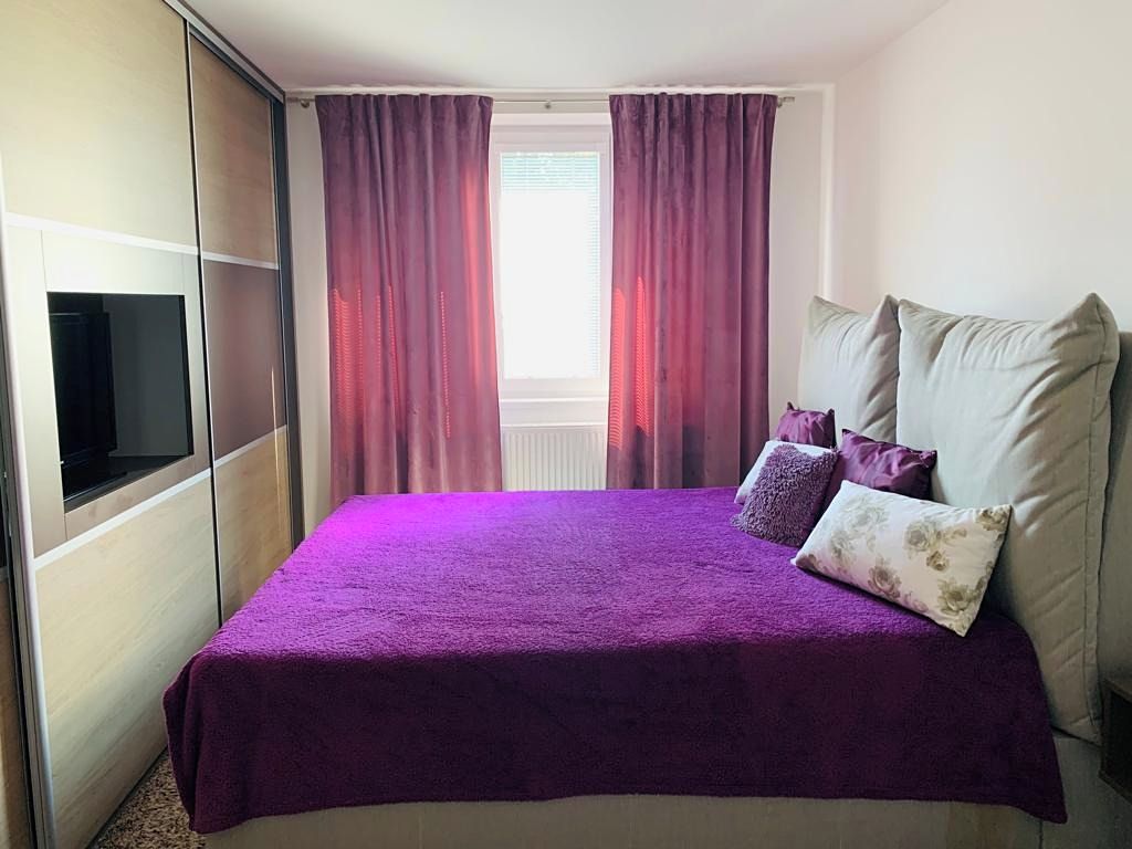 Pronájem bytu 2+kk 57 m² – fotografie 3