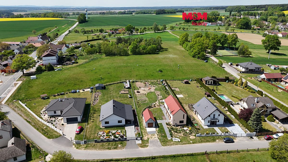Prodej stavebního pozemku 1050 m², Vesce – fotka 1 z 3