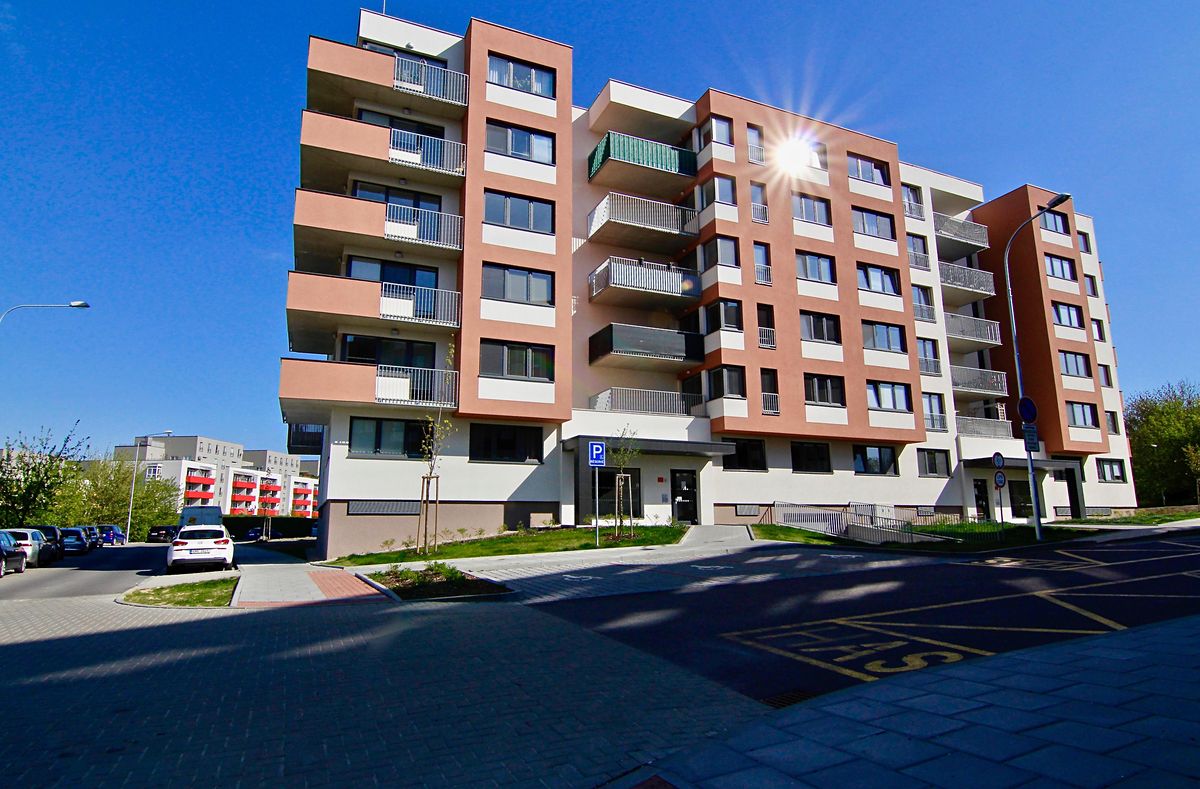 Pronájem bytu 2+kk 57 m² – fotografie 3