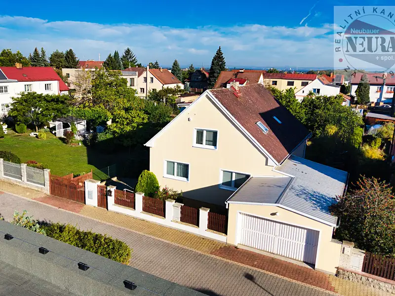 Prodej rodinného domu 180 m², pozemek 804 m², Praha – náhled fotky 1