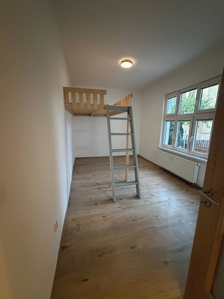 Pronájem bytu 1+kk 28 m² – fotografie 2