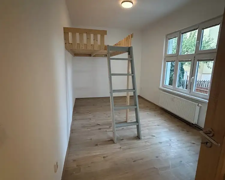 Pronájem bytu 1+kk 28 m², Teplice – náhled fotky 2