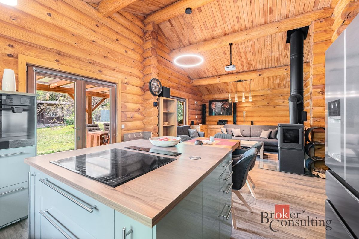 Prodej rodinného domu 154 m², pozemek 1388 m², Kamenice – fotka 1 z 3