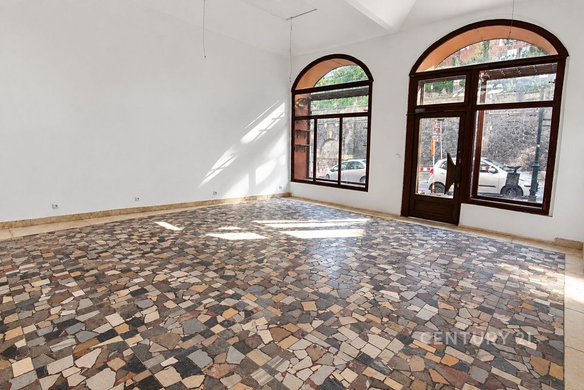 Pronájem obchodního prostoru 70 m² – fotografie 2