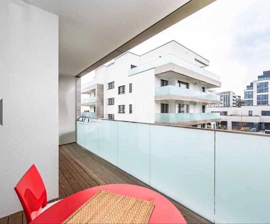 Pronájem bytu 1+kk 38 m² – fotografie 3