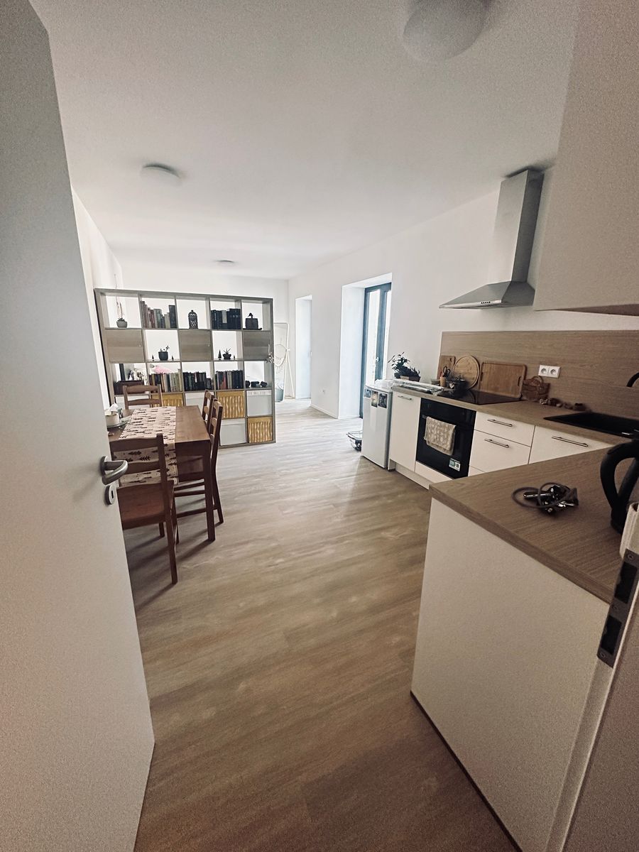 Pronájem bytu 1+kk 36 m² – fotografie 3