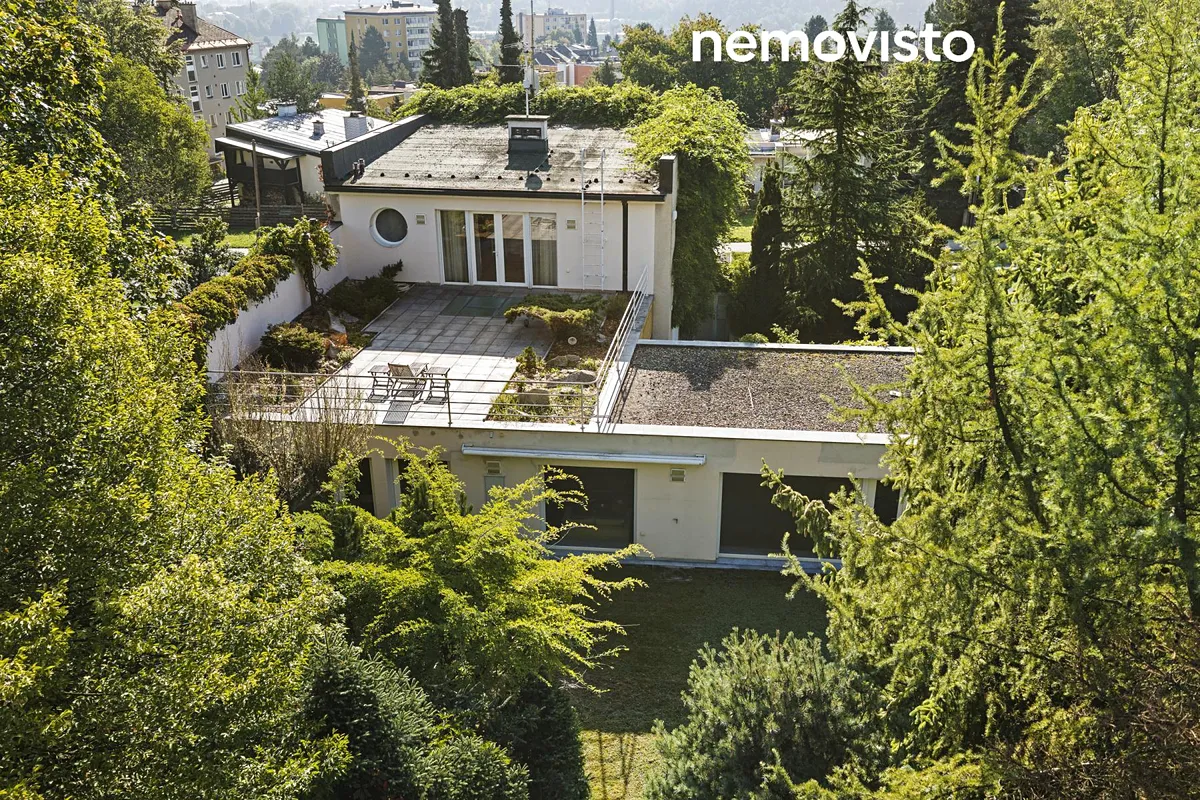 Prodej rodinného domu 309 m², pozemek 1912 m²