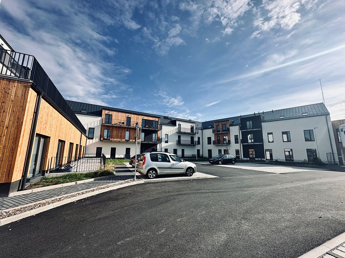 Pronájem bytu 1+kk 36 m² – fotografie 2