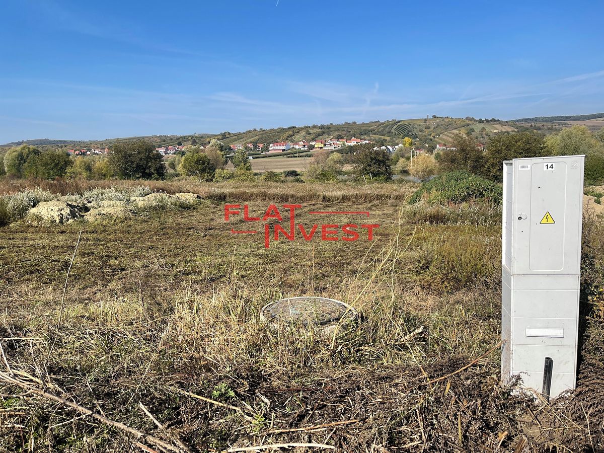 Prodej stavebního pozemku 837 m² – fotografie 3
