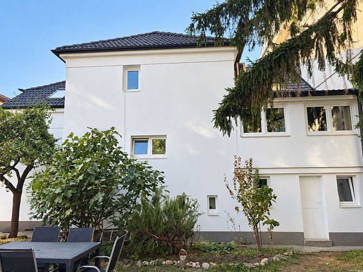 Будинок на продаж, 217 м² (1 з 16)