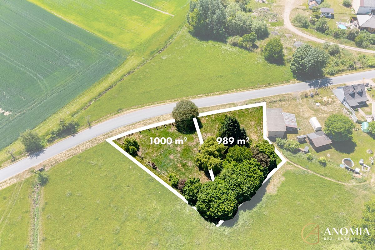 Prodej stavebního pozemku 989 m²