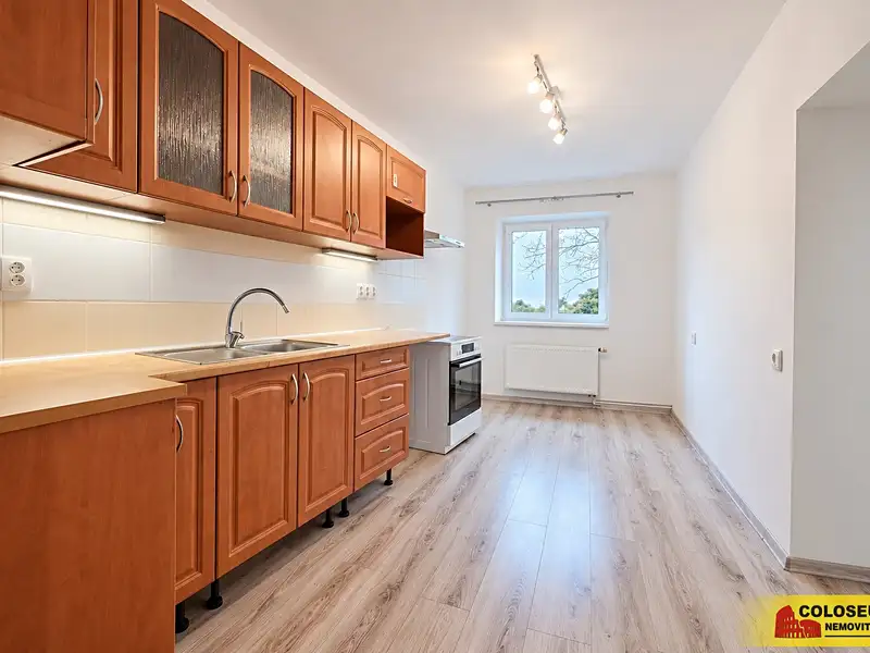 Pronájem bytu 3+1 65 m², Znojmo – náhled fotky 2