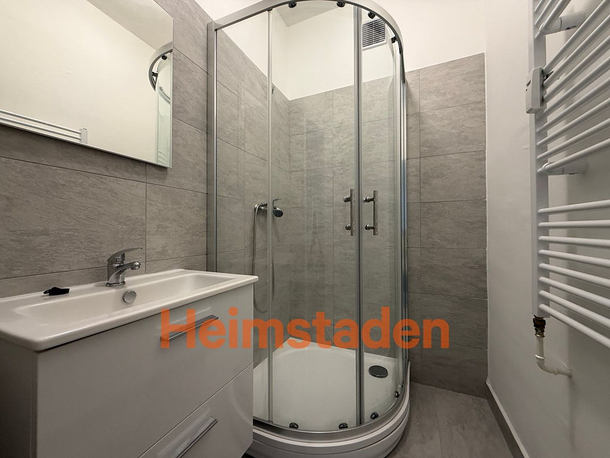 Pronájem bytu 2+kk 39 m² – fotografie 3