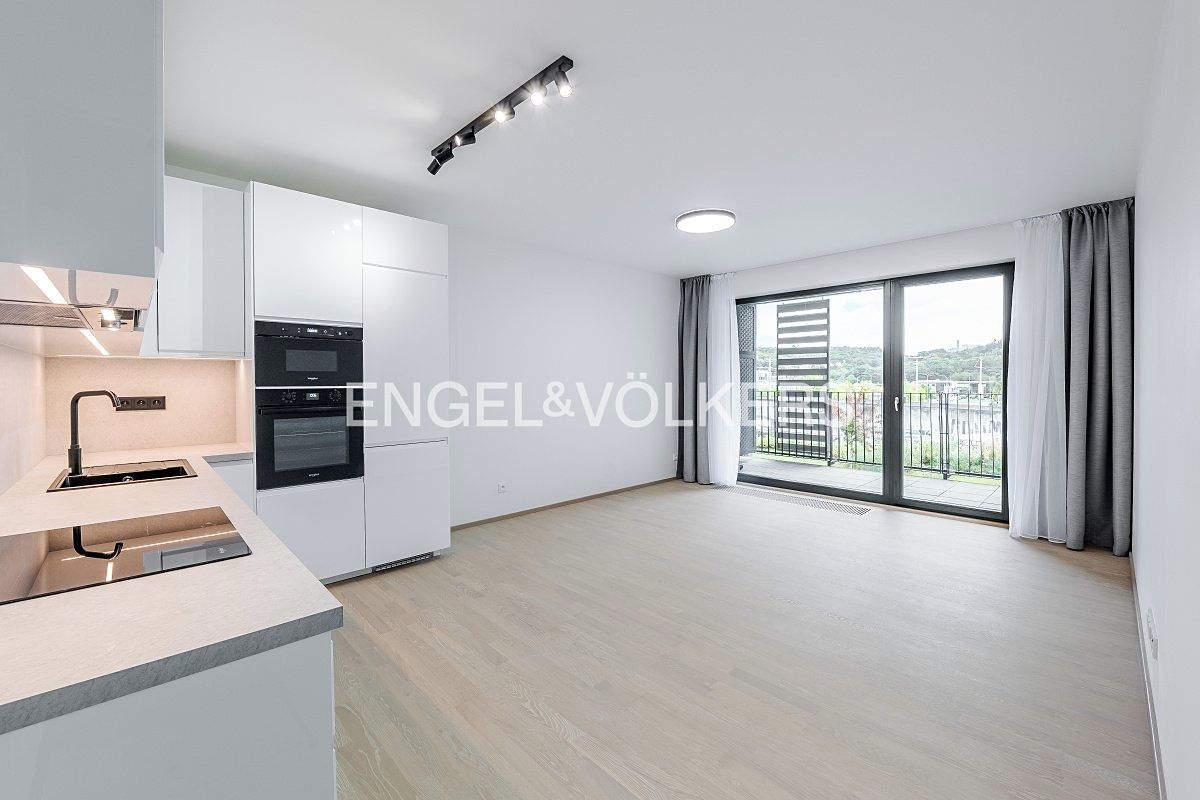 Pronájem bytu 2+kk 56 m², Praha – fotka 1 z 3
