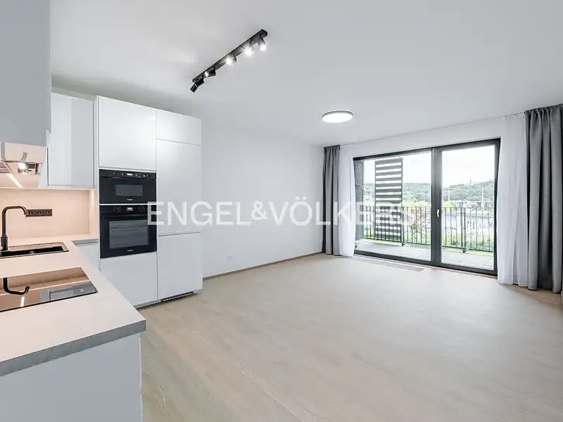 Pronájem bytu 2+kk 56 m², Praha – náhled fotky 1