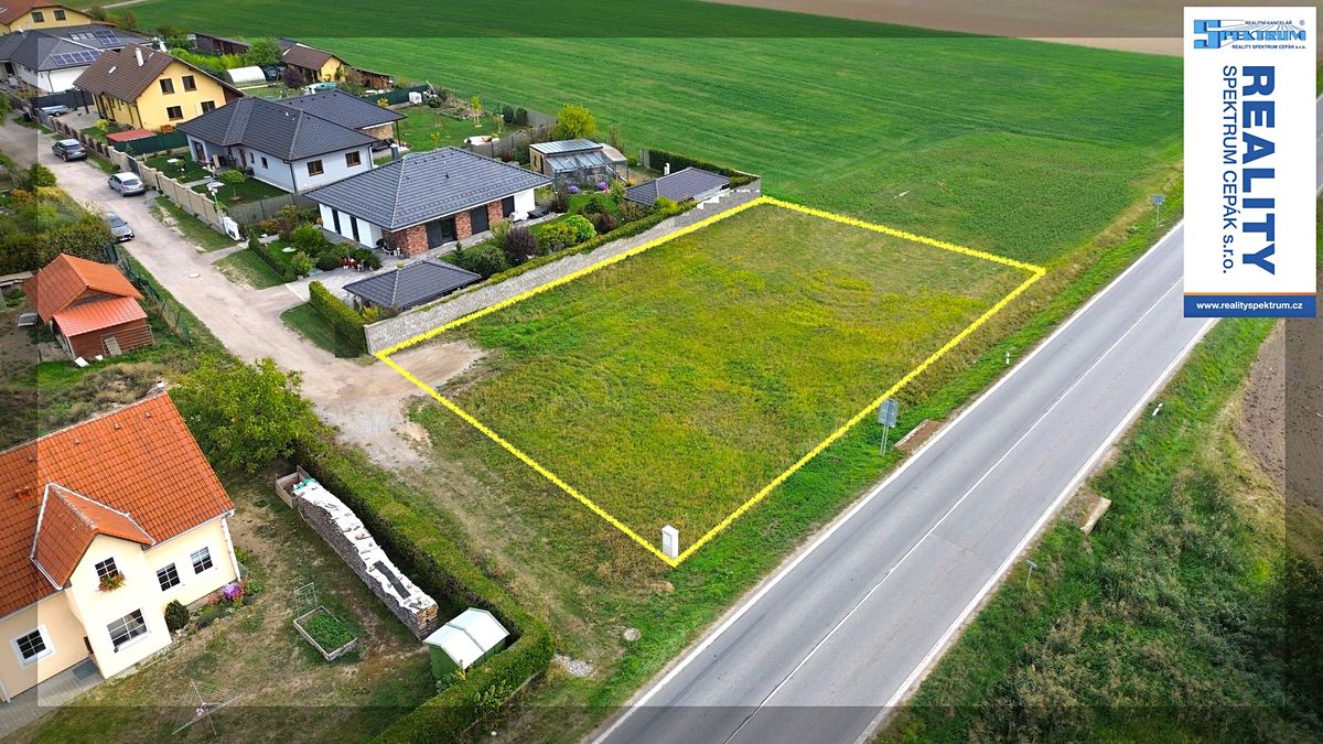 Prodej stavebního pozemku 1208 m², Pištín – fotka 1 z 3