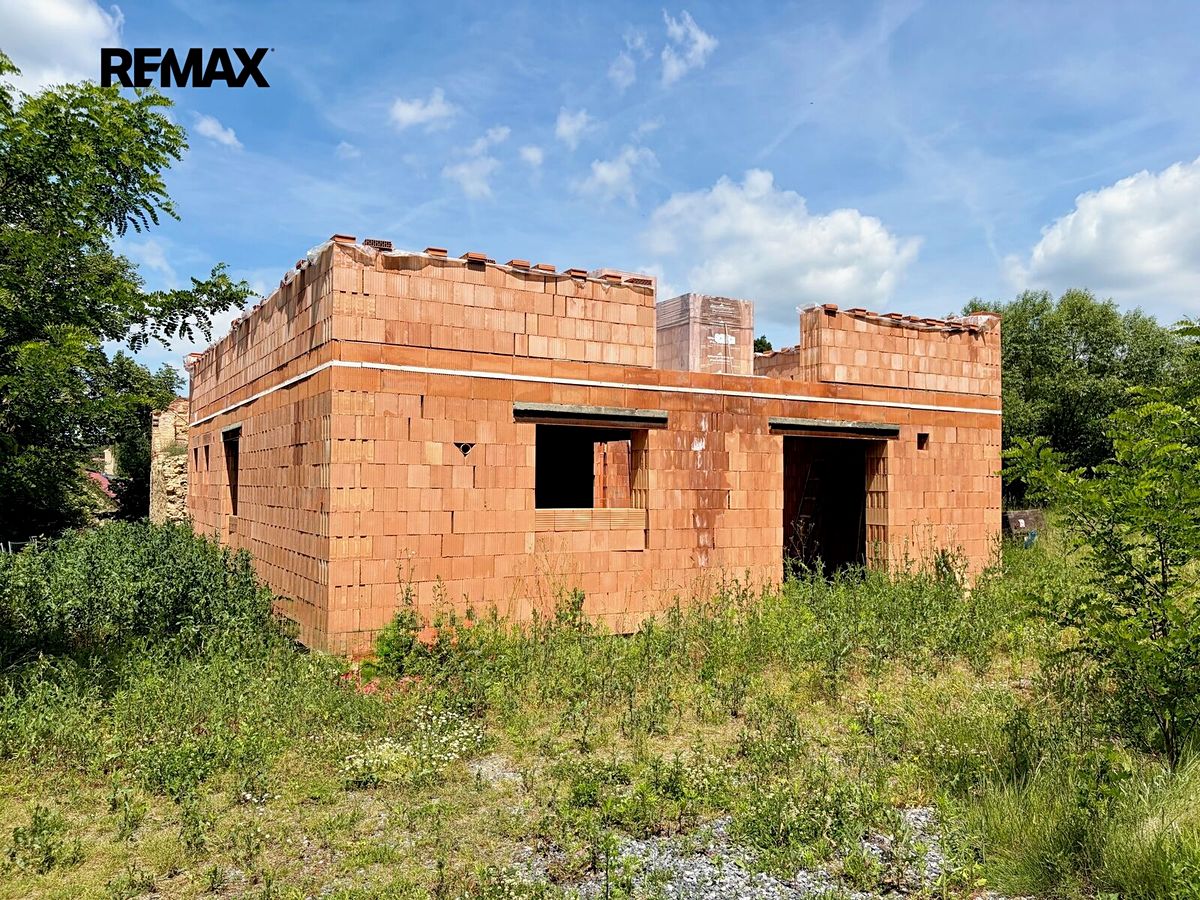 Prodej stavebního pozemku 2688 m² – fotografie 5