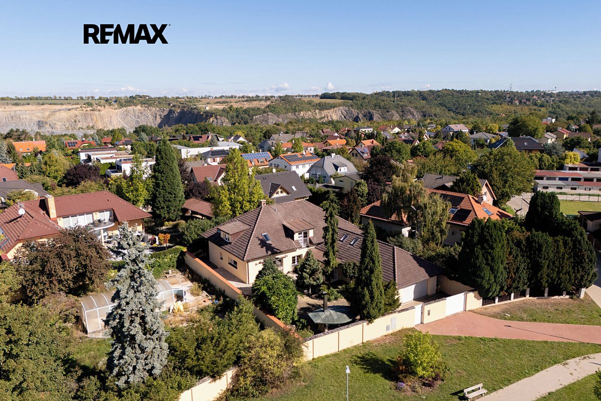 Prodej rodinného domu 520 m², pozemek 764 m²