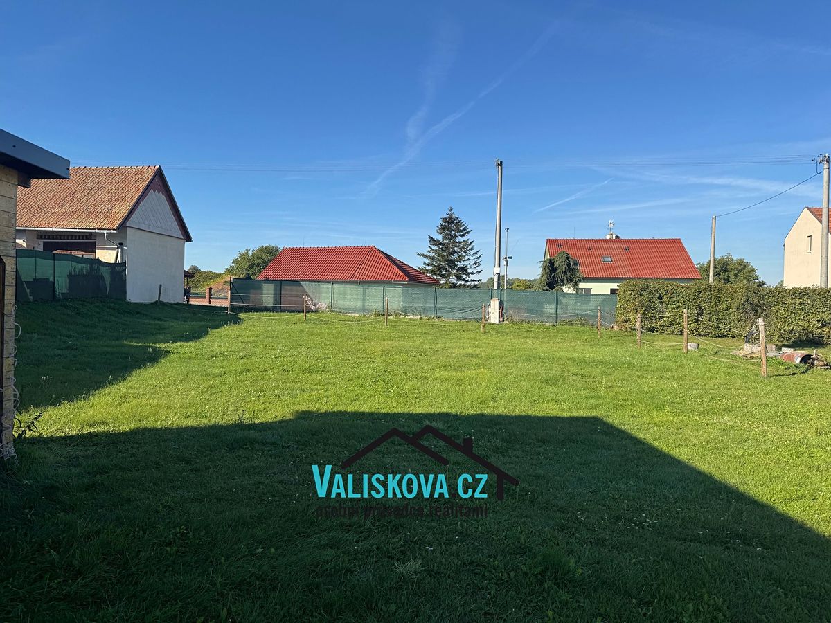 Prodej stavebního pozemku 1790 m² – fotografie 2