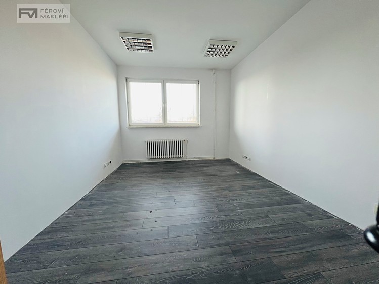 Комерційне приміщення в оренду, 1 053 м² (12 з 20)
