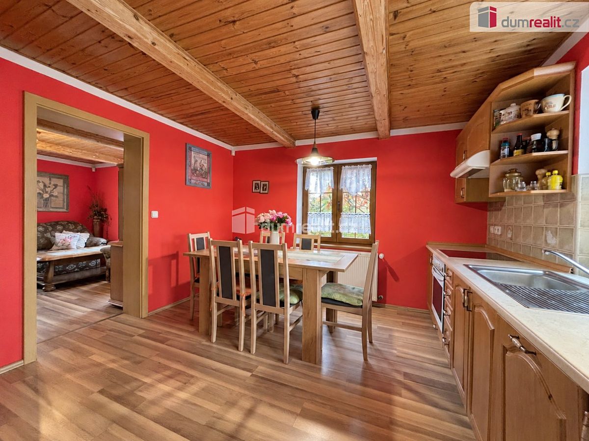 Prodej rodinného domu 120 m², pozemek 1627 m² – fotografie 3