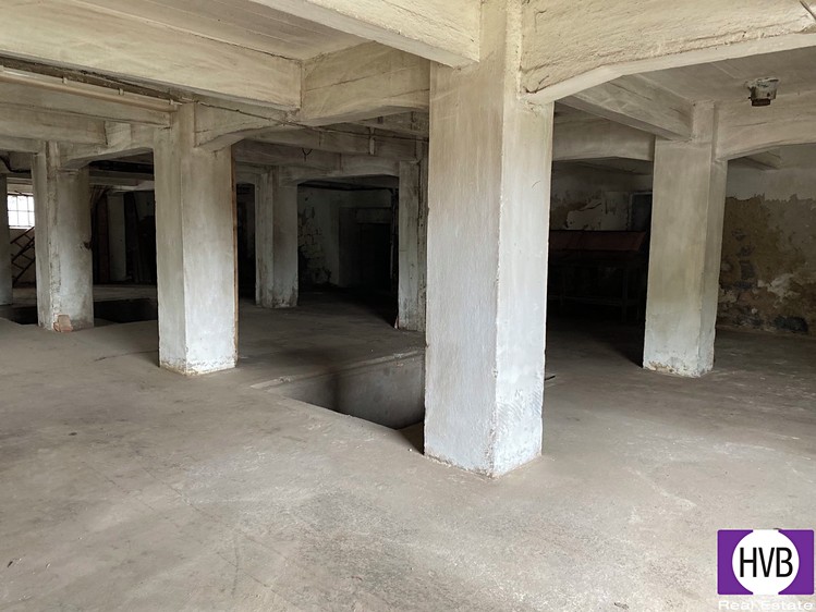 Комерційне приміщення на продаж, 7 900 м² (10 з 16)