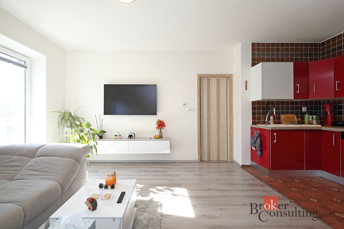 Pronájem bytu 2+kk 48 m² – fotografie 5
