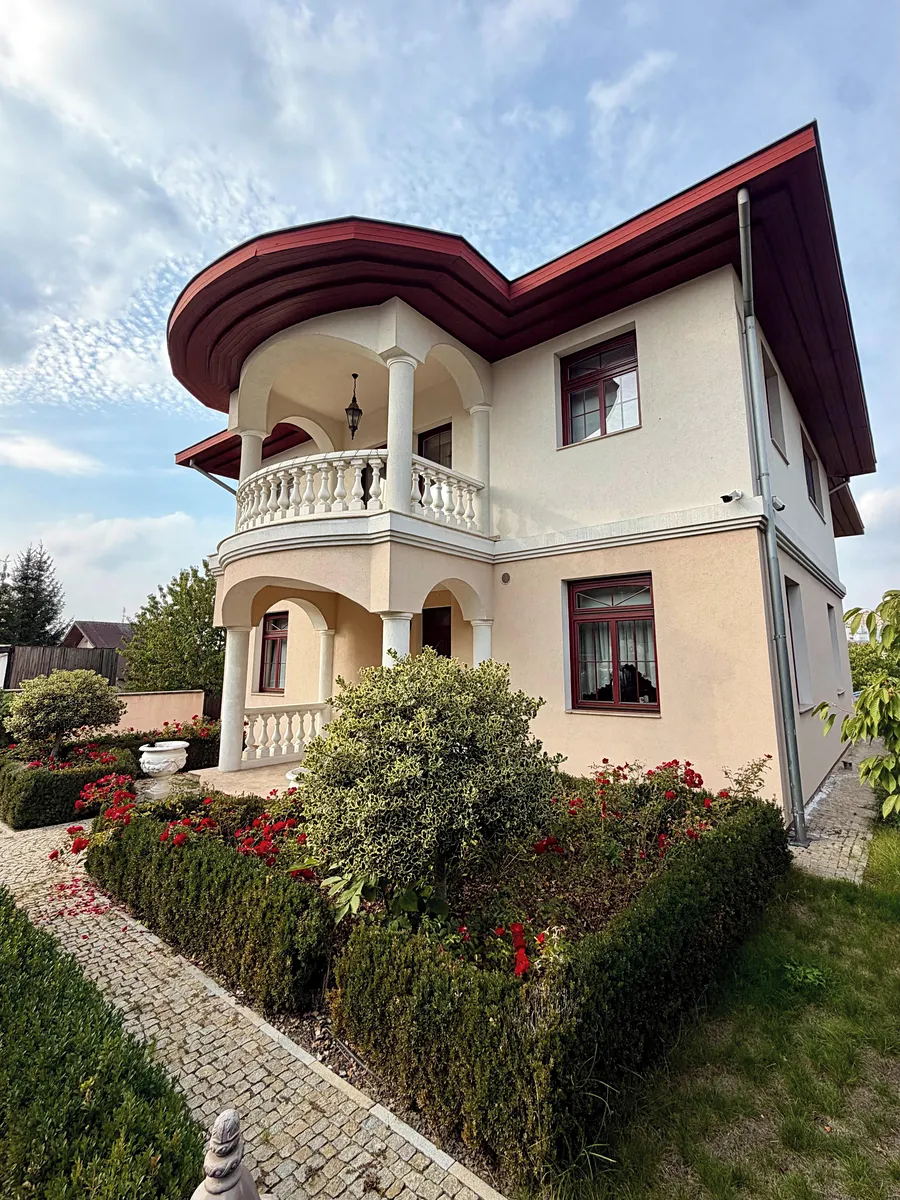 Prodej vily 400 m², pozemek 794 m²