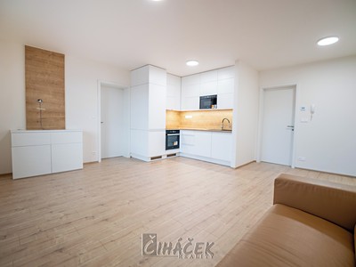 Pronájem bytu 3+kk 82 m²
