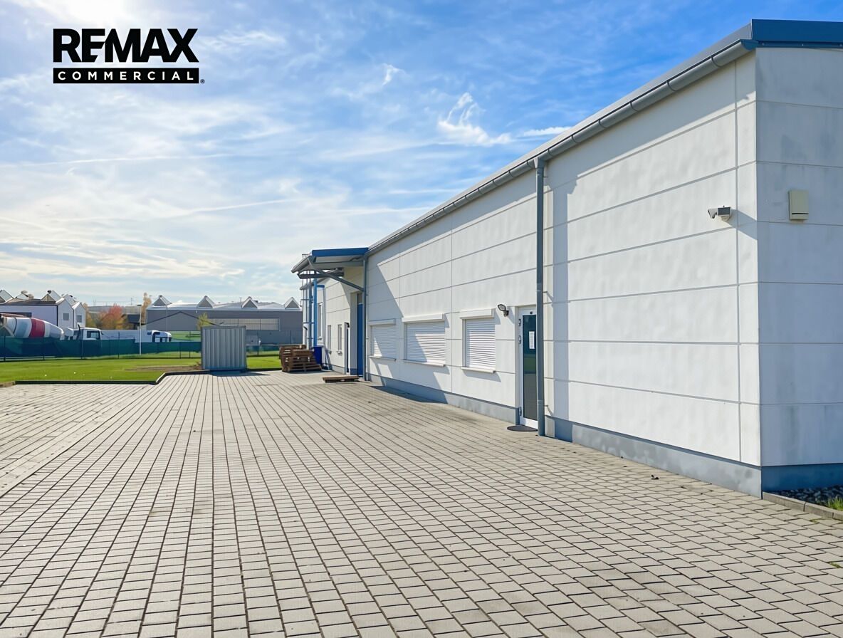 Prodej skladového prostoru 930 m²