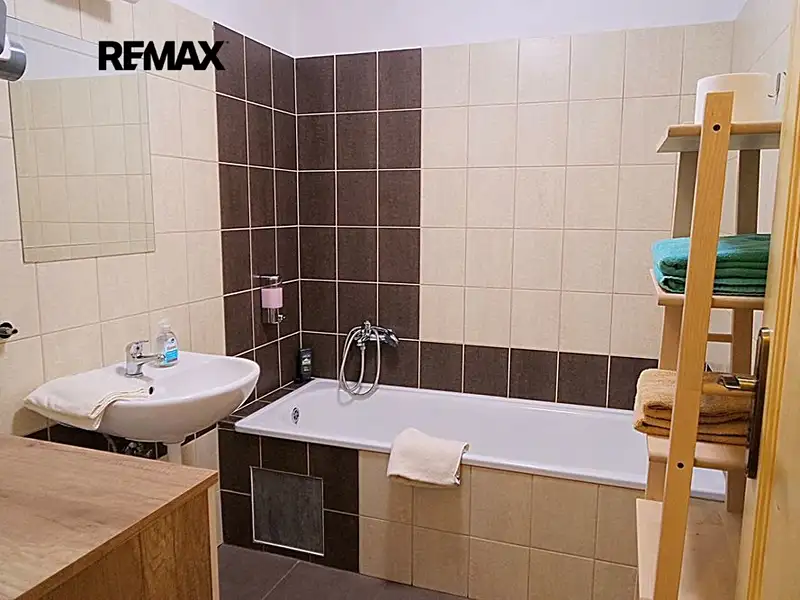 Pronájem bytu 2+kk 50 m², Hradec Králové – náhled fotky 3