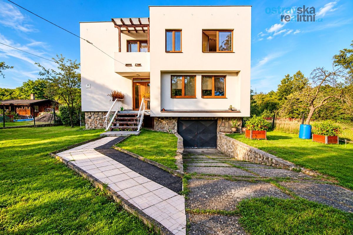 Prodej rodinného domu 150 m², pozemek 1624 m²