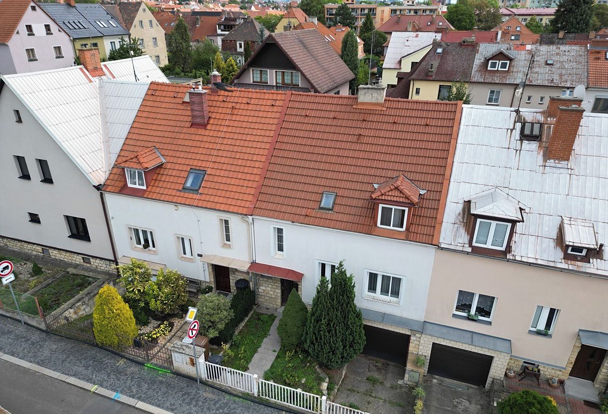 Prodej rodinného domu 140 m², pozemek 207 m² – fotografie 2