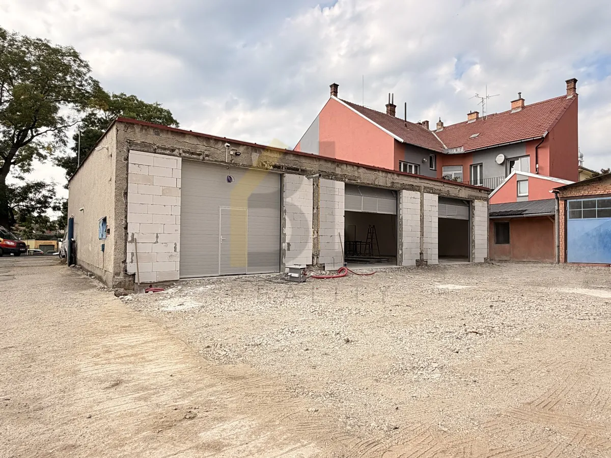 Pronájem garáže 72 m²