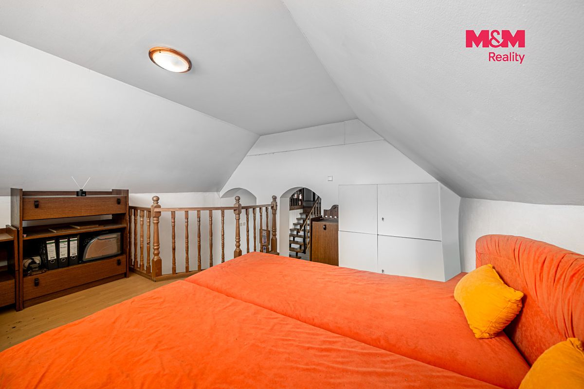 Prodej rodinného domu 220 m², pozemek 404 m² – fotografie 4