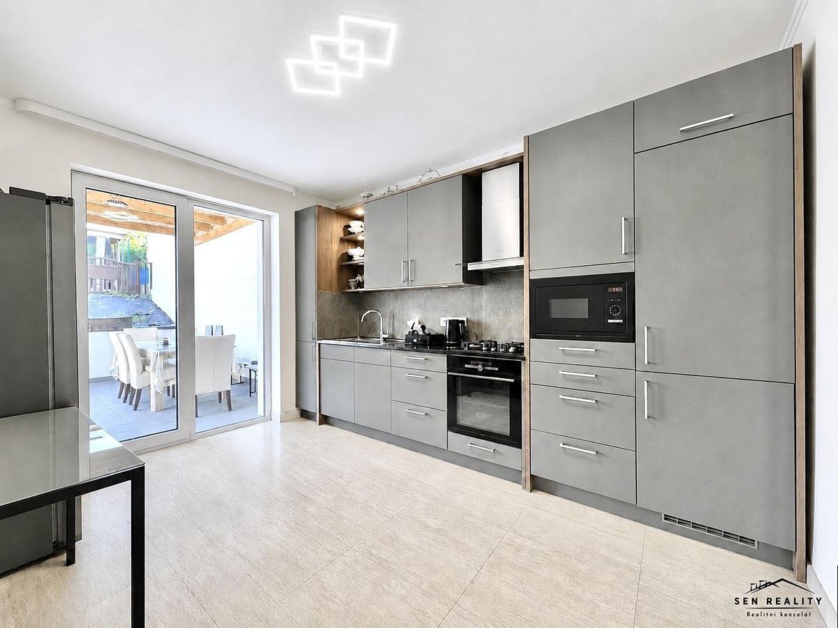 Prodej rodinného domu 153 m², pozemek 548 m² – fotografie 5