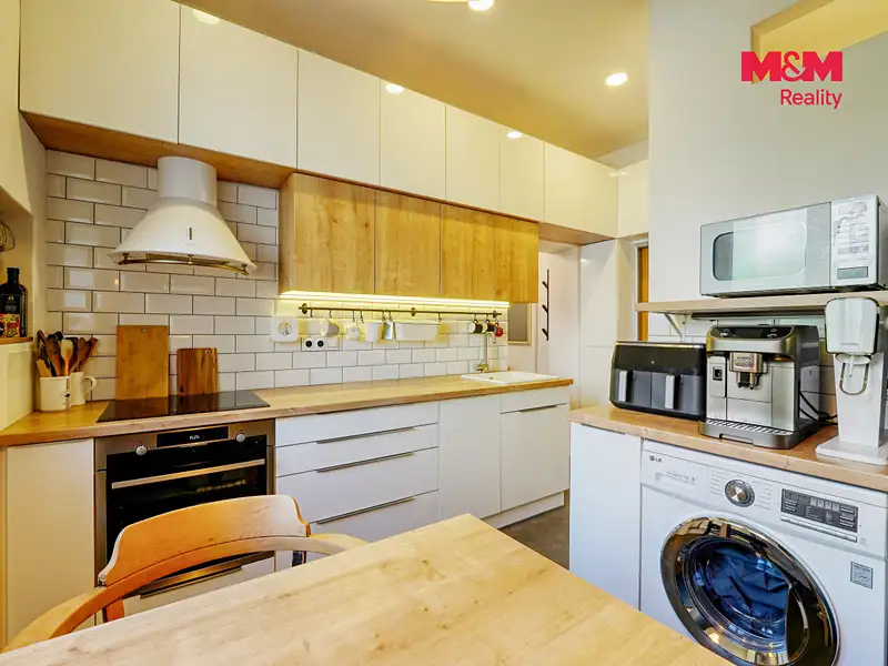 Prodej rodinného domu 343 m², pozemek 268 m², Plzeň – náhled fotky 2