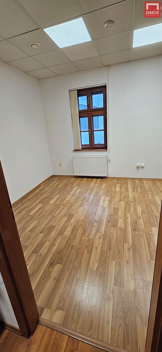 Pronájem kanceláře 55 m² – fotografie 3