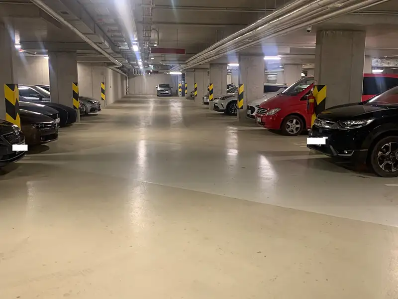 Pronájem garážového stání 16 m², Praha – náhled fotky 3