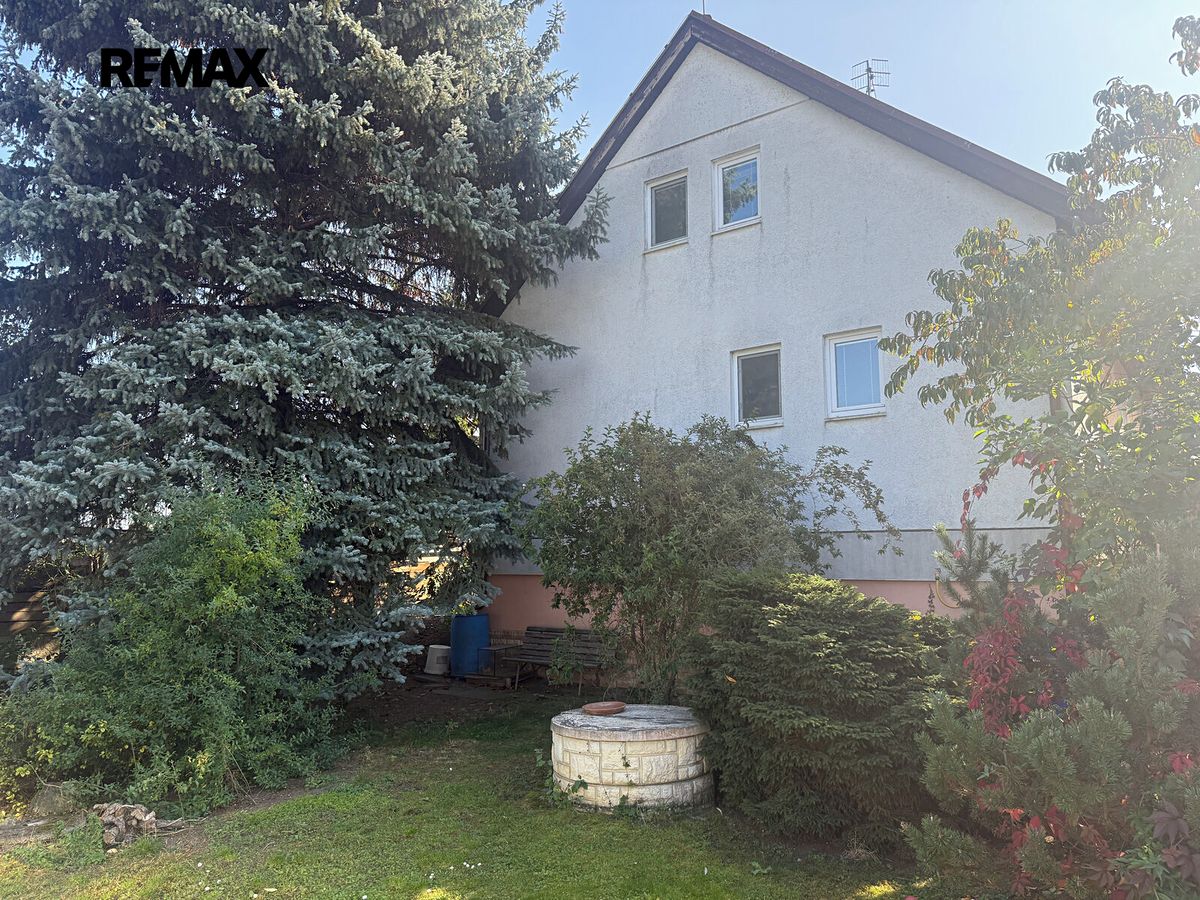 Pronájem rodinného domu 230 m², pozemek 649 m² – fotografie 4
