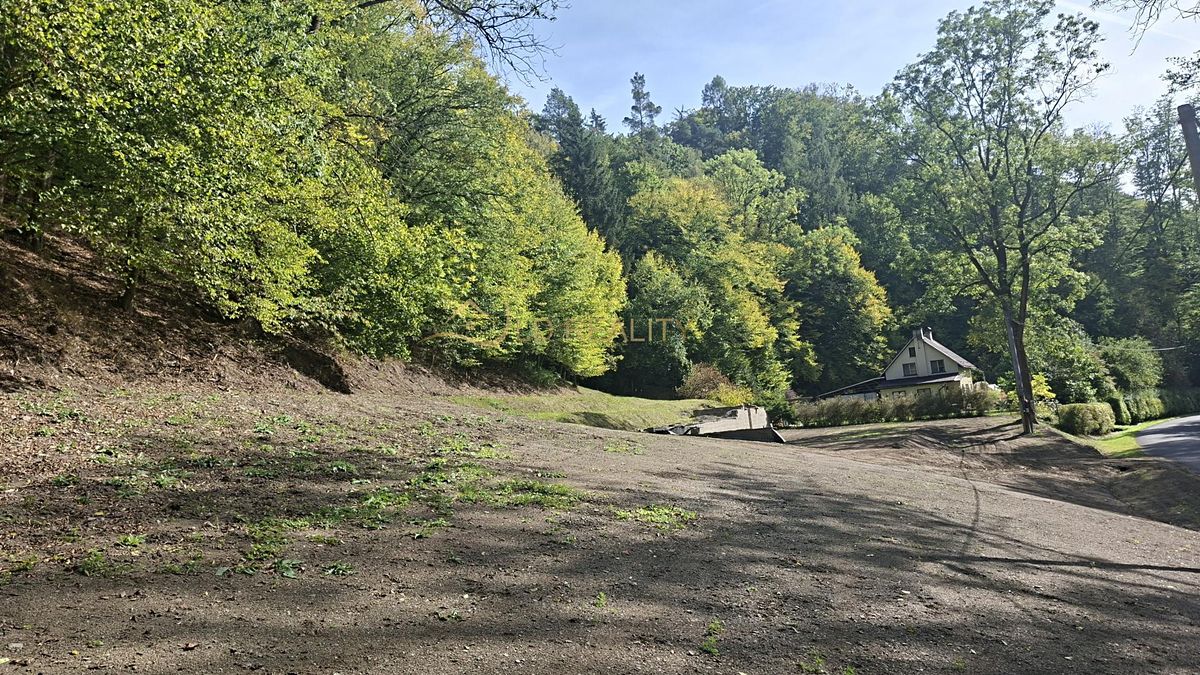Prodej stavebního pozemku 1969 m² – fotografie 2