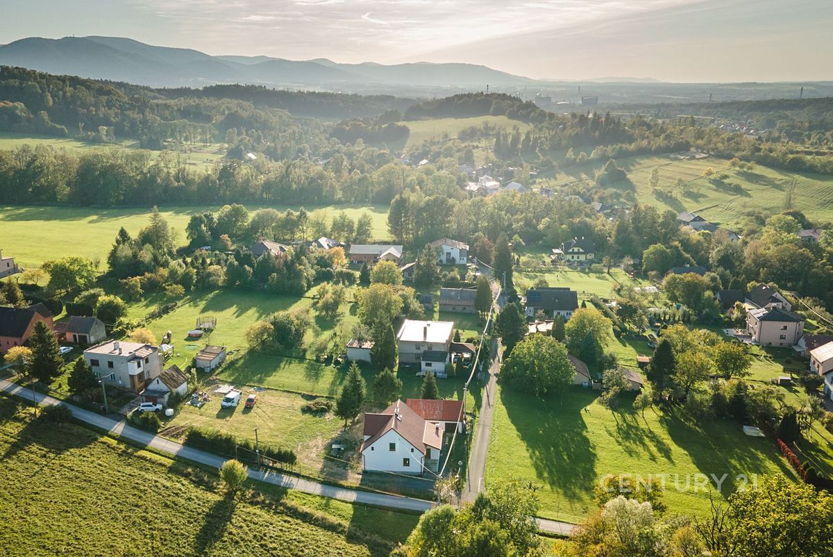Prodej rodinného domu 162 m², pozemek 823 m² – fotografie 2