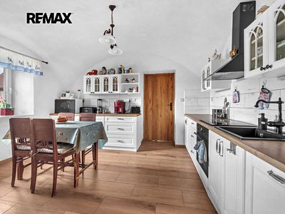 Prodej rodinného domu 237 m², pozemek 6869 m²