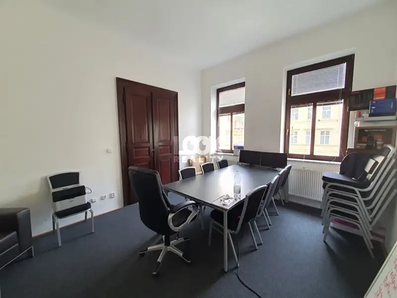 Pronájem kanceláře 65 m², Praha – náhled fotky 1