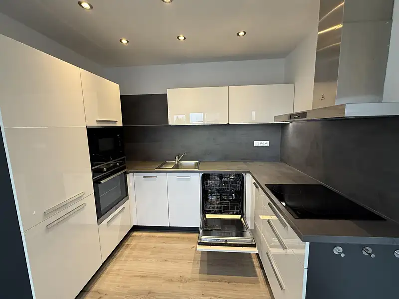 Pronájem bytu 2+kk 64 m², Pardubice – náhled fotky 3