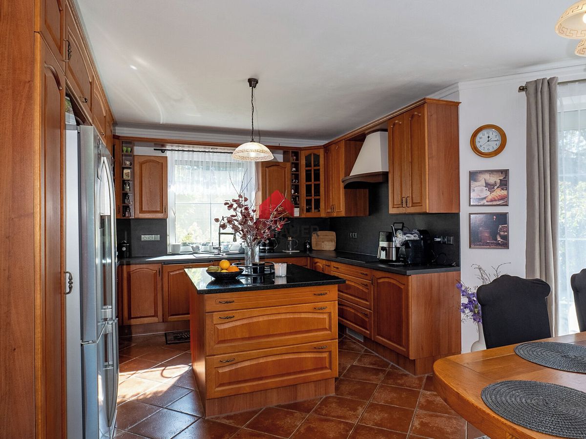 Prodej rodinného domu 183 m², pozemek 2021 m² – fotografie 5