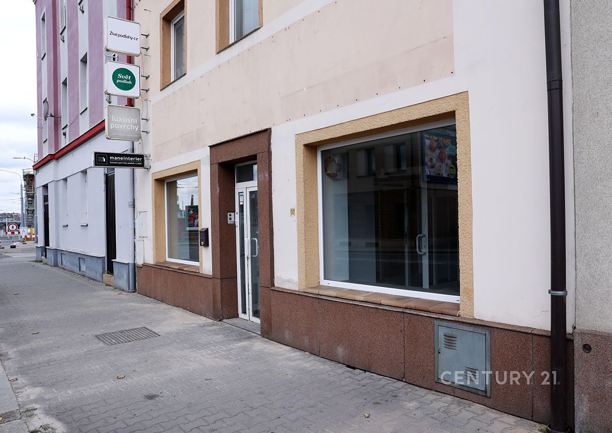 Pronájem obchodního prostoru 132 m² – fotografie 2