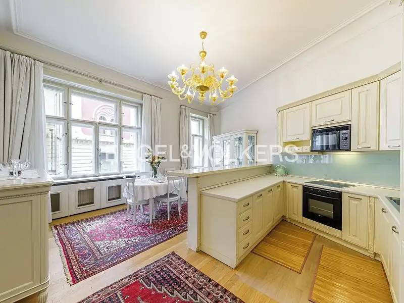 Pronájem bytu 4+kk 120 m², Praha – náhled fotky 1